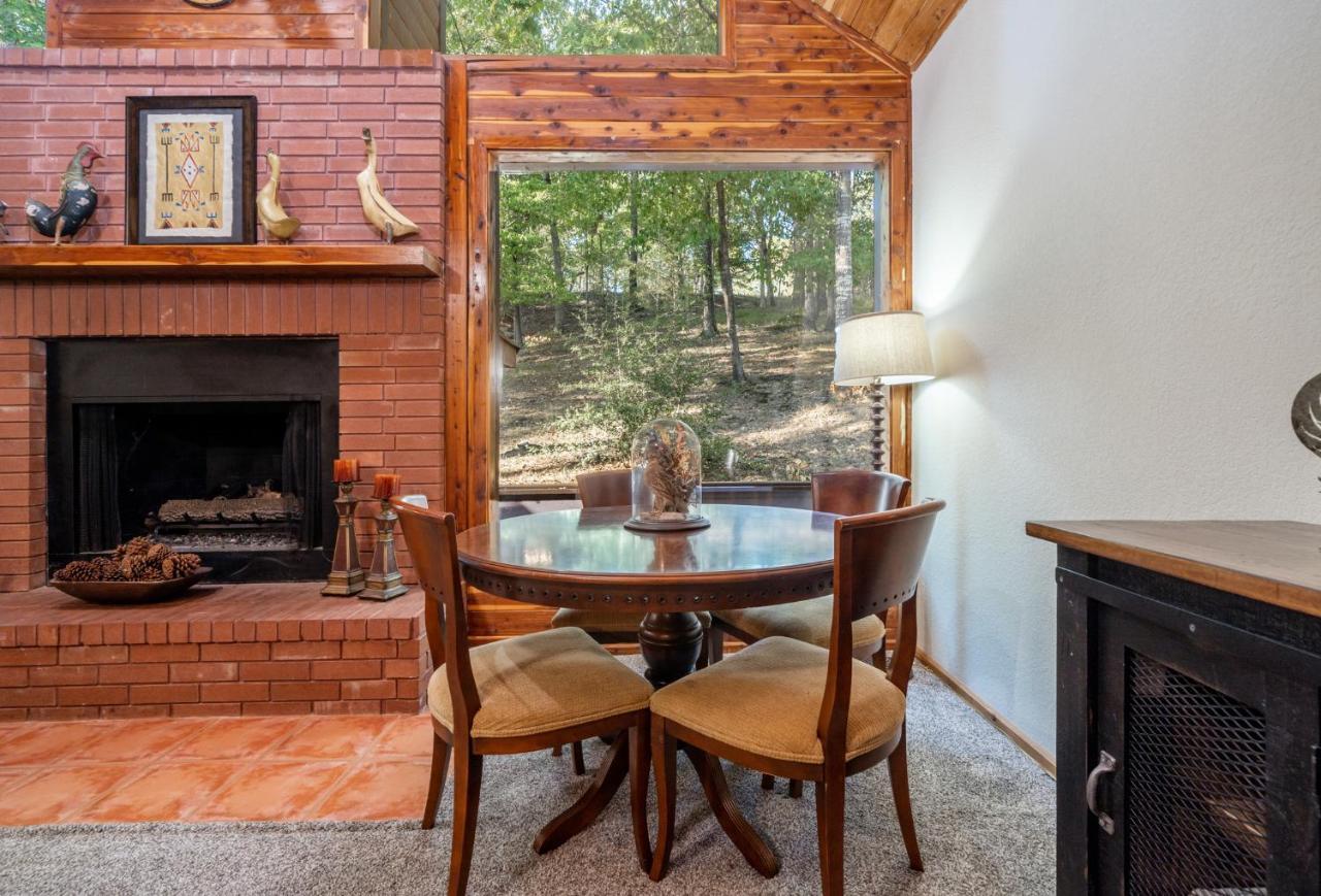 Luxury Rock Creek Cabin W Deck By Lake Hamilton Hot Springs Værelse billede